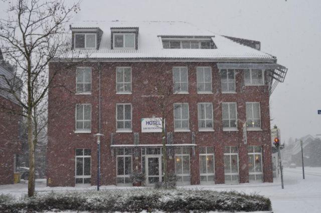 Hotel Zum Deutschen Eck Meerbusch Exterior foto